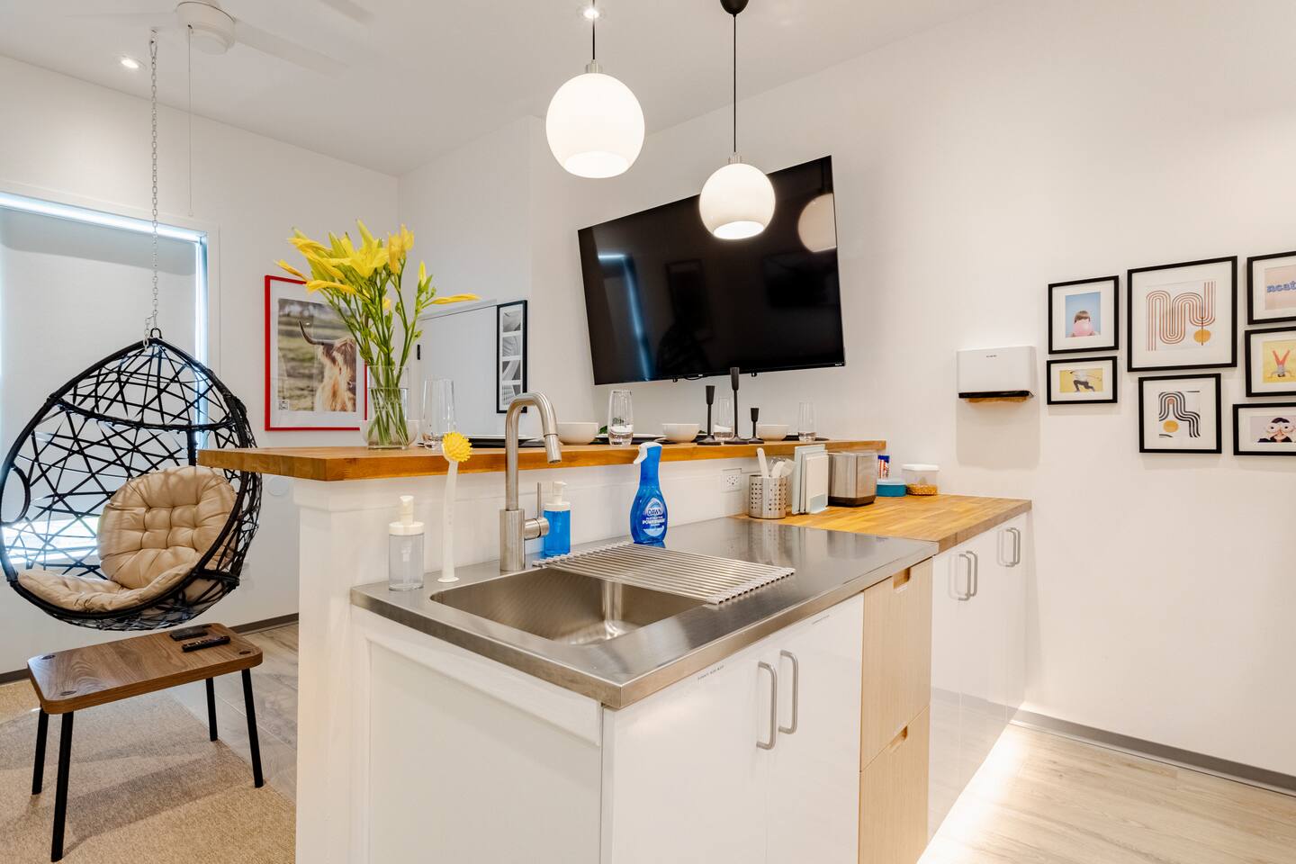 Barndo 3A · South one-bedroom at Cedar Pond Farms — one-bedroom barndominium suite lodging on the farm, with the Highland herd a short walk away.